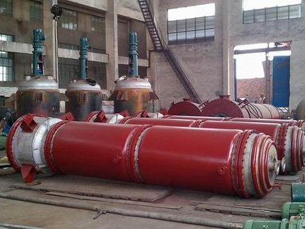 刮板式薄膜蒸發(fā)器的分離筒結(jié)構(gòu)及其傳熱效率 刮板式薄膜蒸發(fā)器的分離筒結(jié)構(gòu)及其傳熱效率